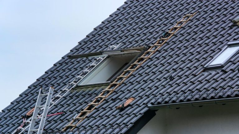 5 najczęstszych błędów przy wyborze pokrycia dachowego – czego unikać w Ostrowcu Świętokrzyskim?