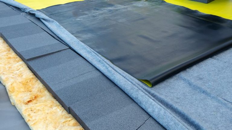 Membrany dachowe i folie paroizolacyjne - zabezpieczenie dachu na lata